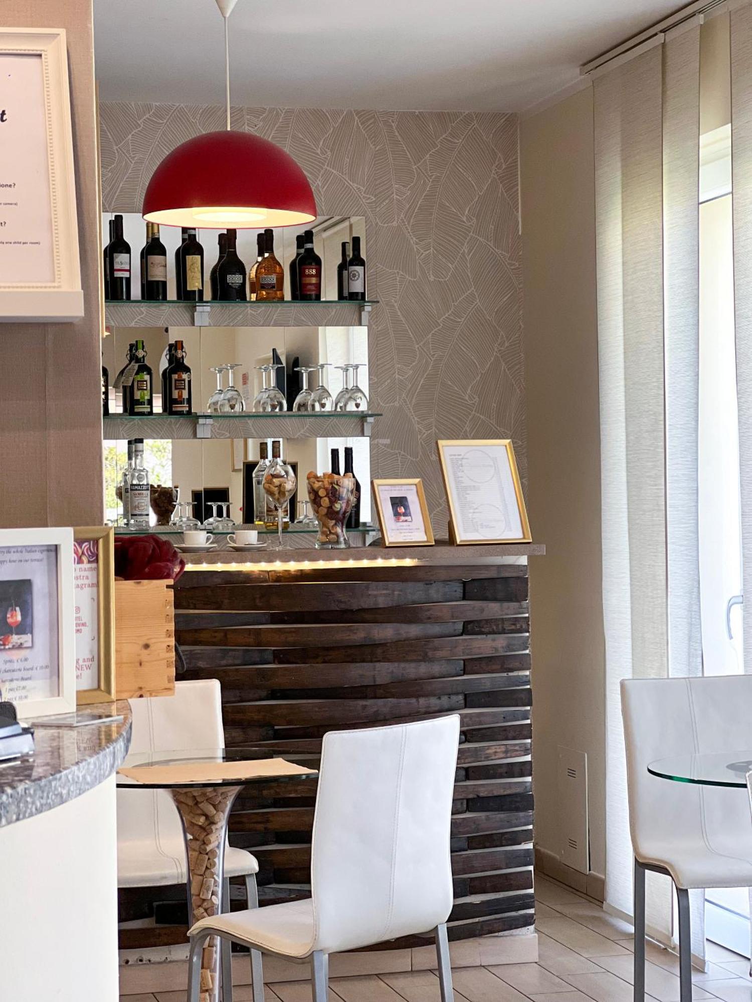 Hotel Rossovino קומו מראה חיצוני תמונה