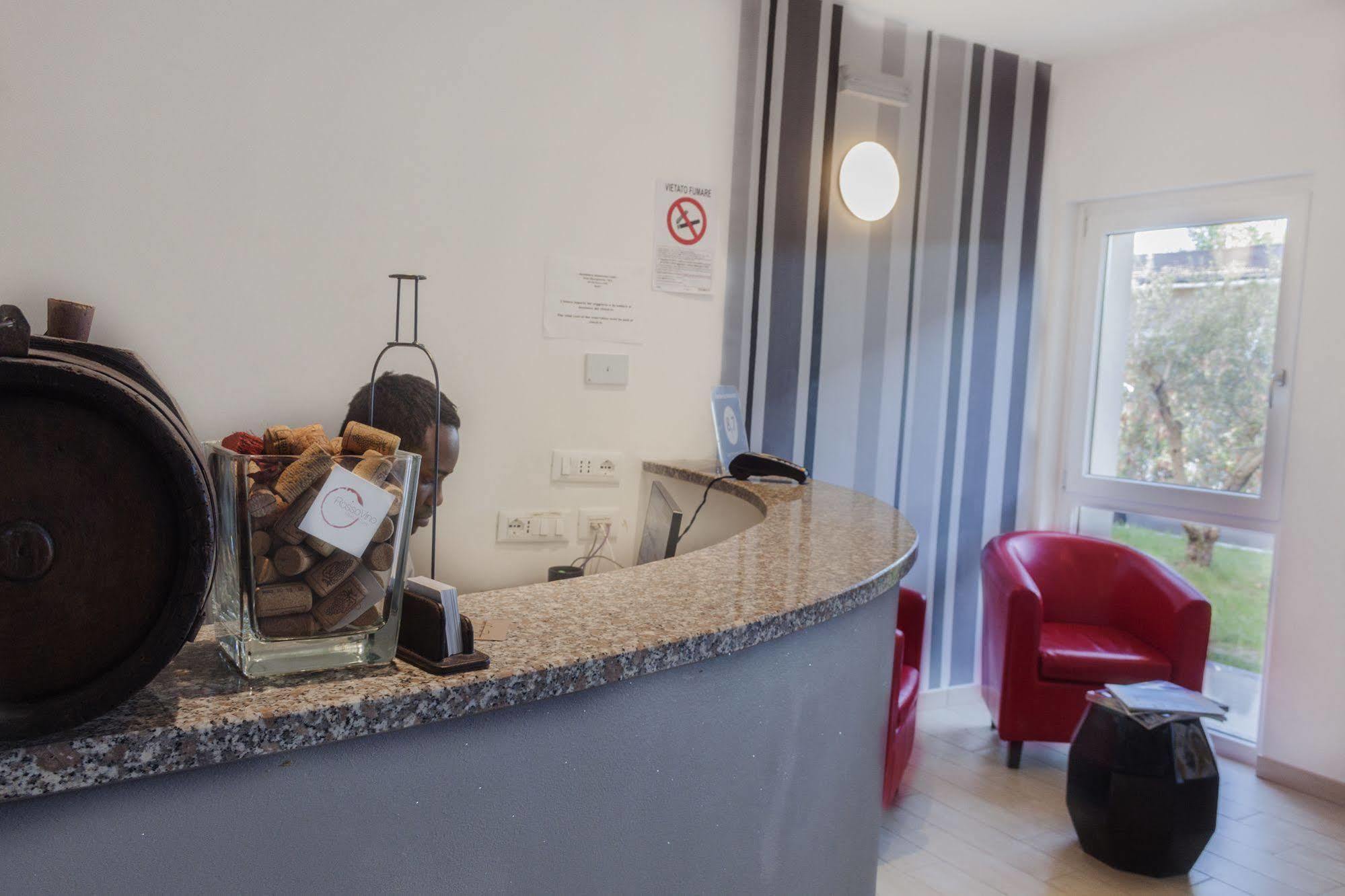 Hotel Rossovino קומו מראה חיצוני תמונה
